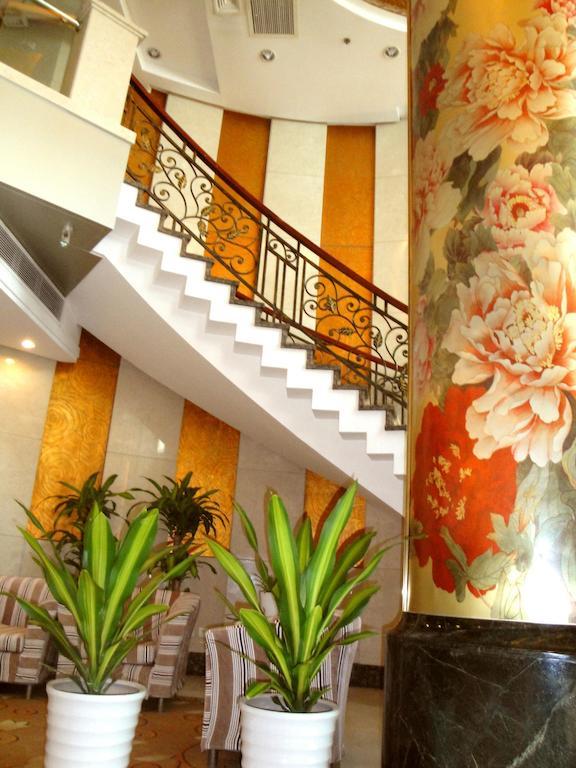 Overseas Chinese International Hotel Qingdao Eksteriør bilde