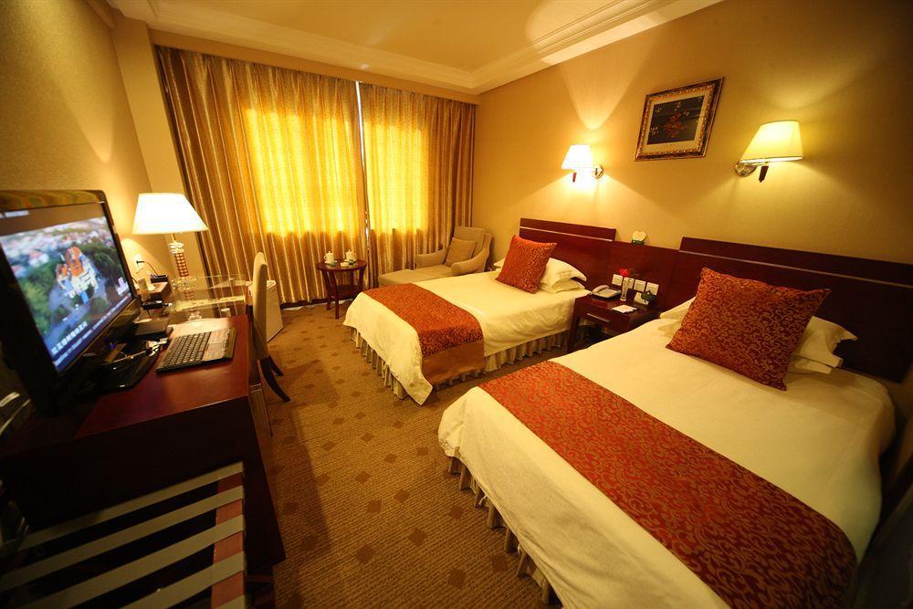 Overseas Chinese International Hotel Qingdao Eksteriør bilde