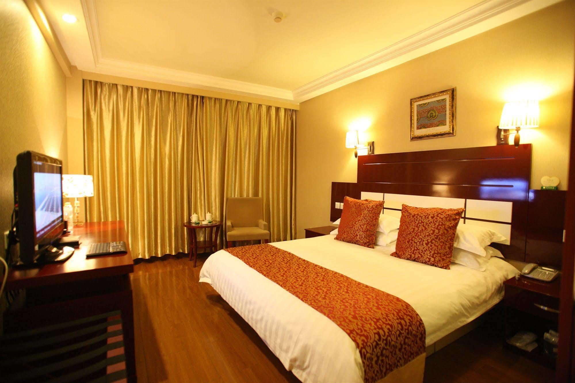 Overseas Chinese International Hotel Qingdao Eksteriør bilde
