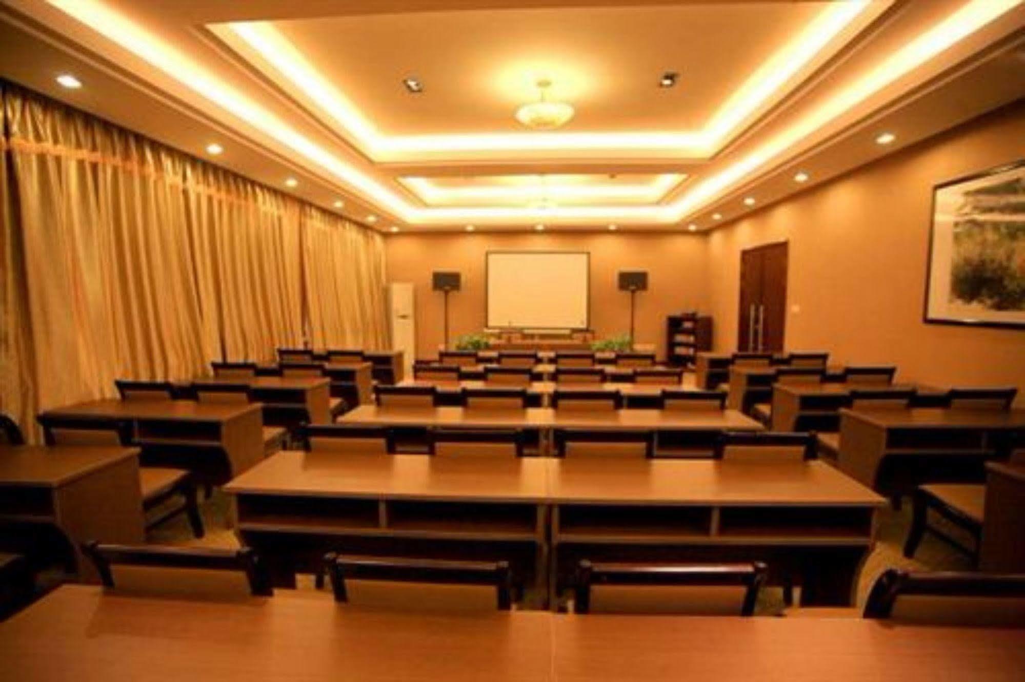 Overseas Chinese International Hotel Qingdao Eksteriør bilde