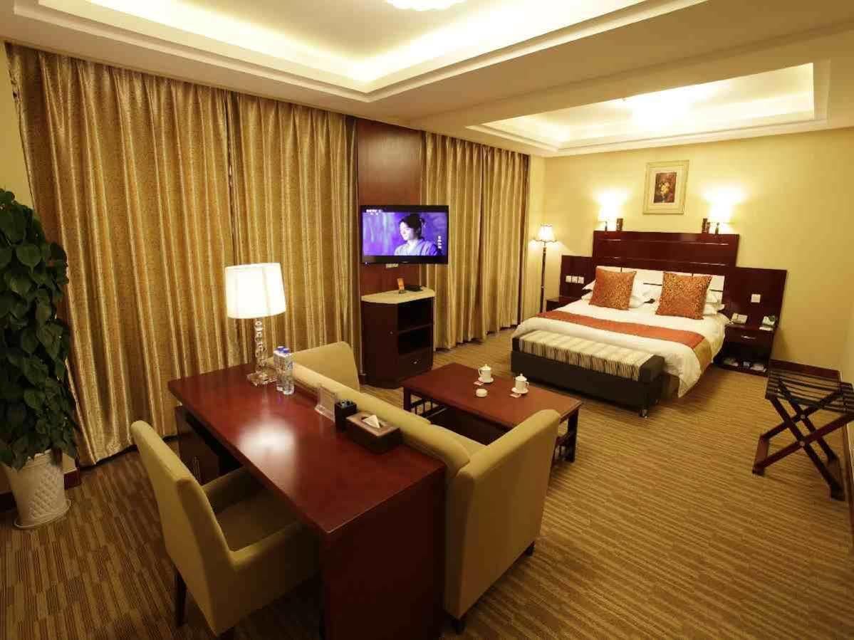 Overseas Chinese International Hotel Qingdao Eksteriør bilde